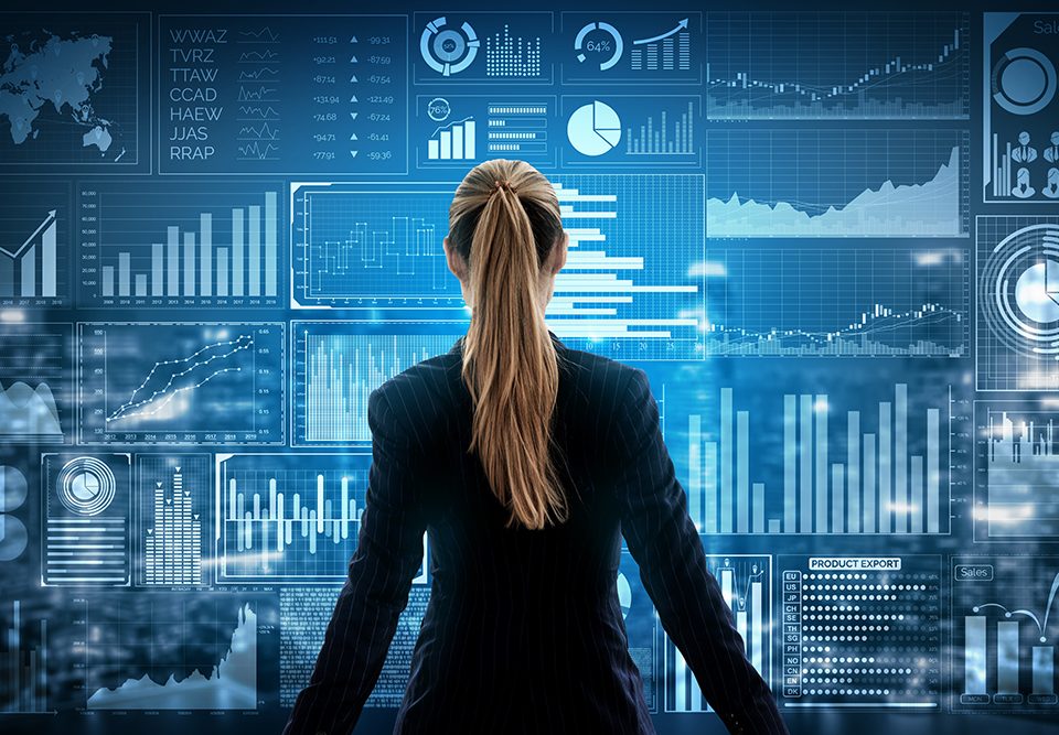 Conceito de Inteligência Artificial aplicada à gestão de negócios, com gráficos e dados interligados representando decisões estratégicas